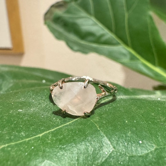 Rose Quartz Ring in Rose Gold - size 7 - Picture 3 of 12